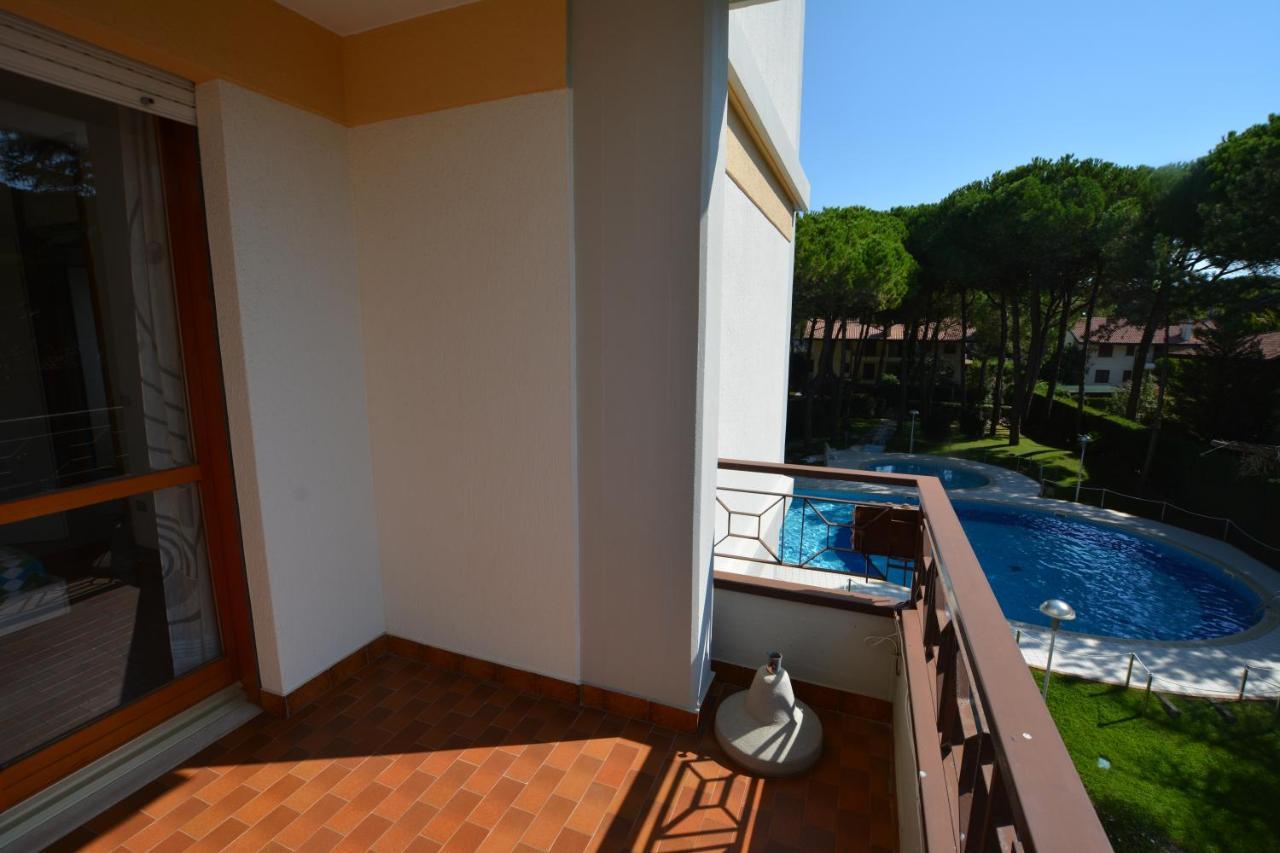 Lignano With Pool Apartment Lignano Sabbiadoro Exterior photo