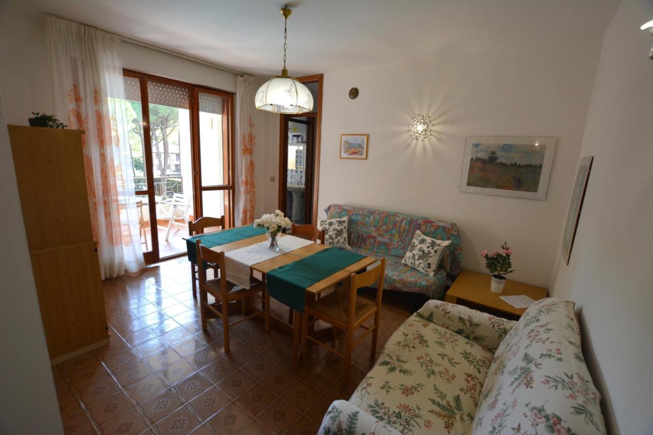 Lignano With Pool Apartment Lignano Sabbiadoro Exterior photo