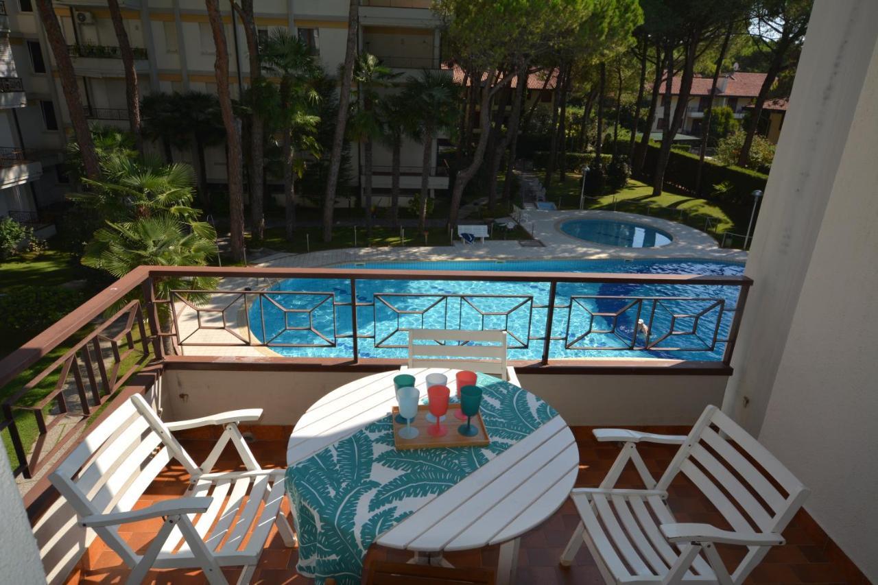 Lignano With Pool Apartment Lignano Sabbiadoro Exterior photo