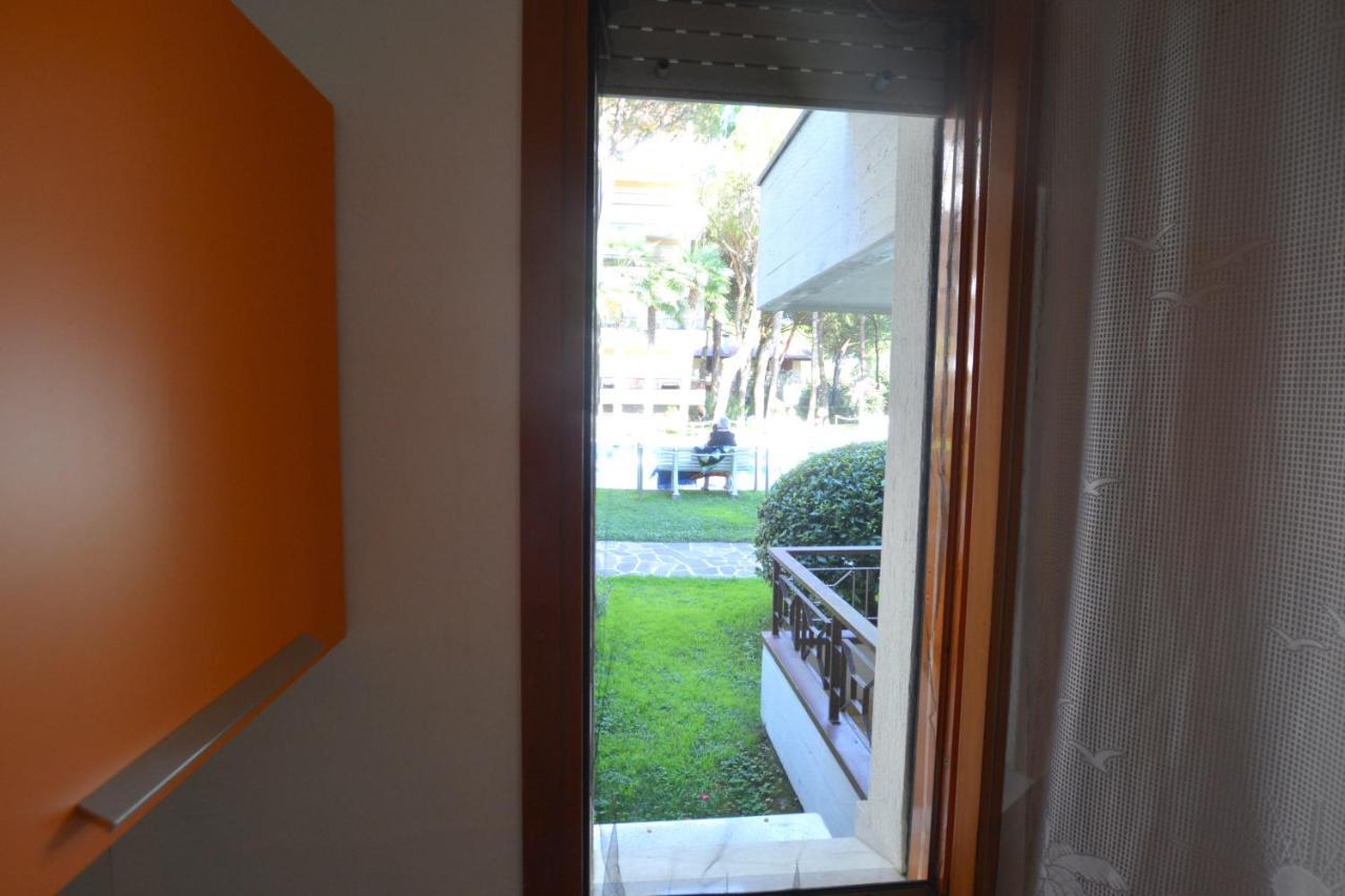 Lignano With Pool Apartment Lignano Sabbiadoro Exterior photo