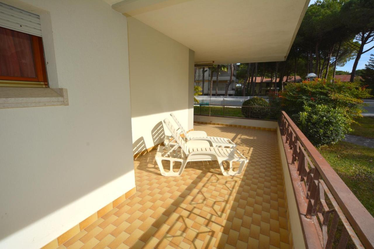 Lignano With Pool Apartment Lignano Sabbiadoro Exterior photo