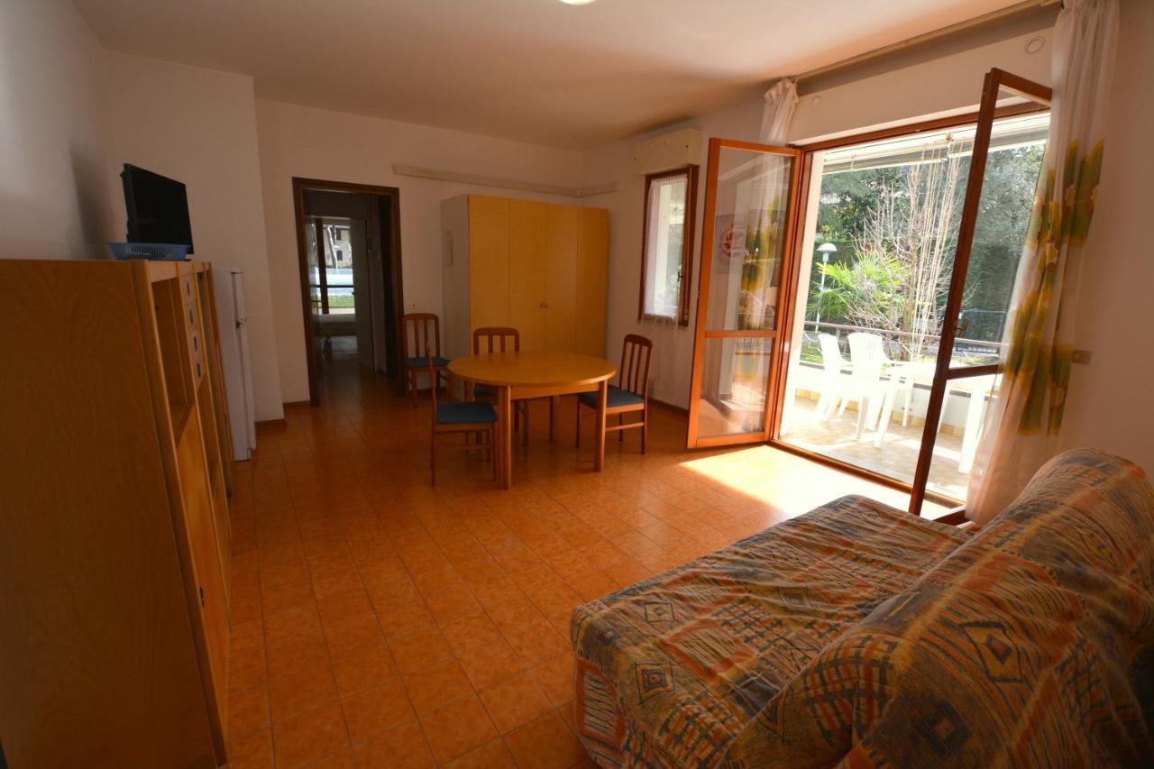 Lignano With Pool Apartment Lignano Sabbiadoro Exterior photo