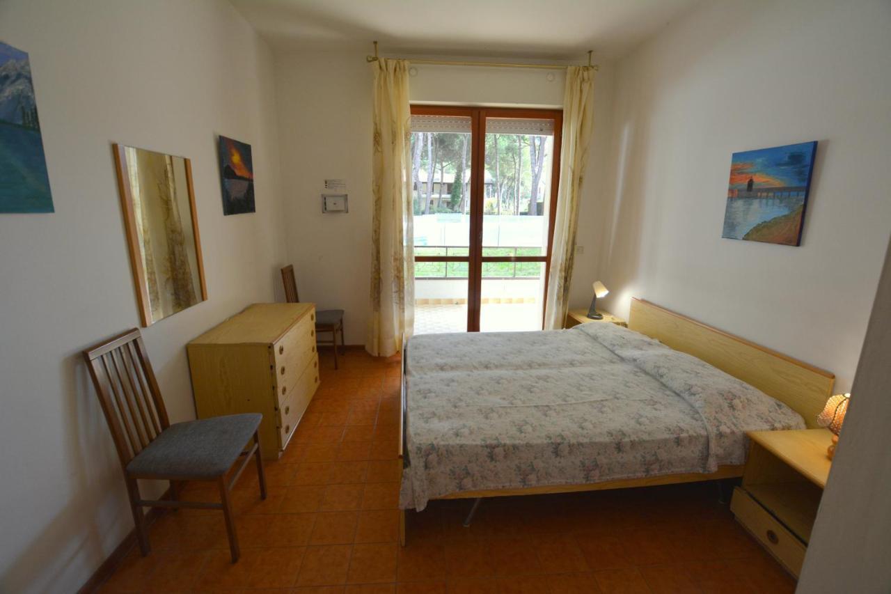 Lignano With Pool Apartment Lignano Sabbiadoro Exterior photo