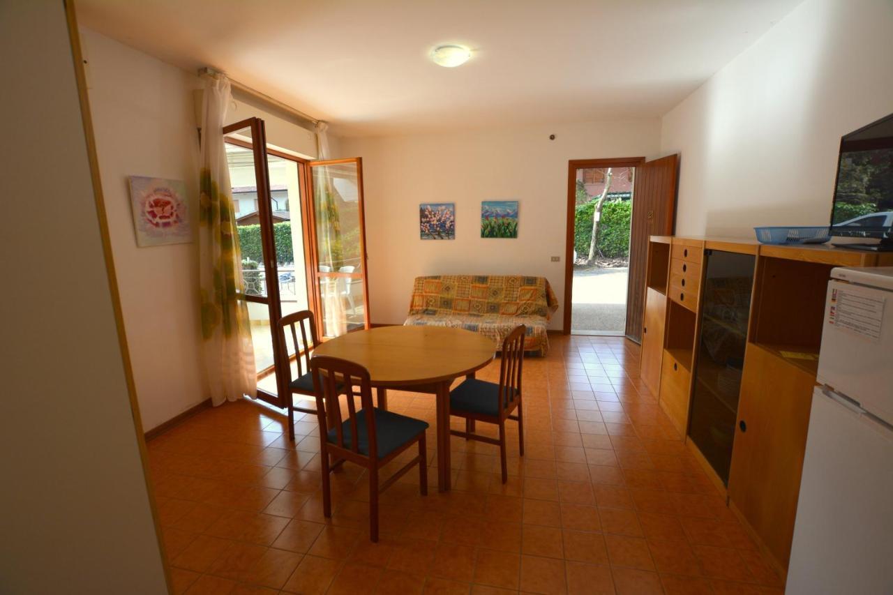 Lignano With Pool Apartment Lignano Sabbiadoro Exterior photo
